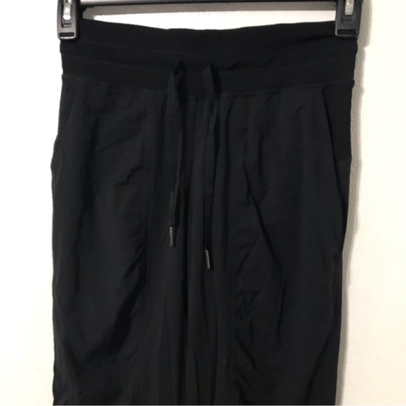 Lululemon joggers size 4 - Picture 7 of 7